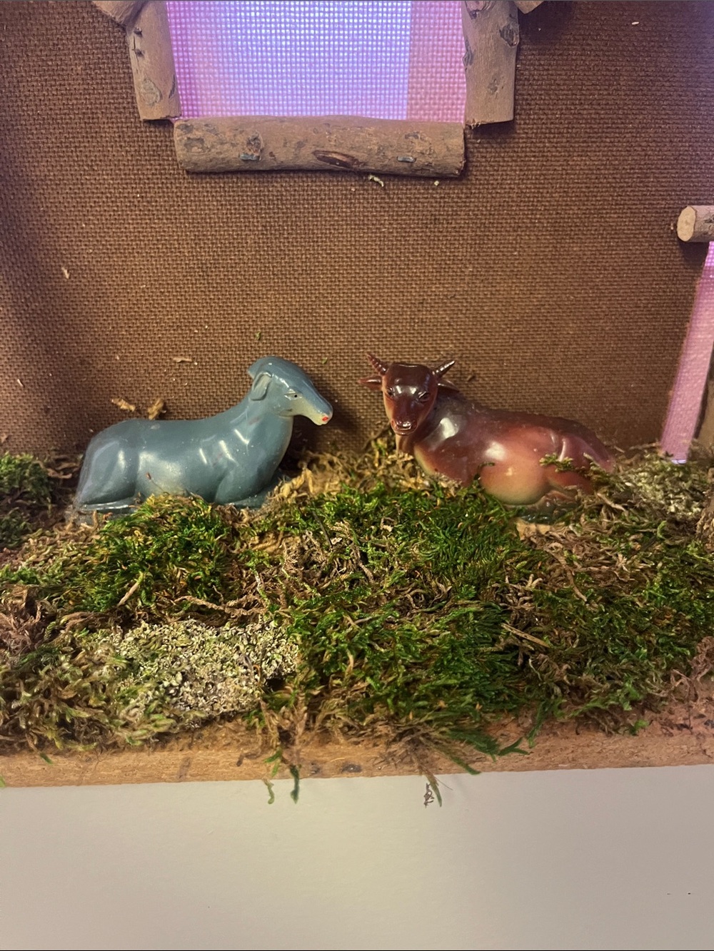 Handmade Rustic Nativity Stable - Picture 4 of 5